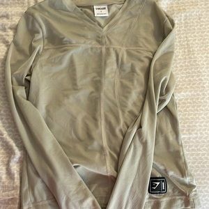 Long sleeve top from gymshark, very thin material.$15 or make an offer